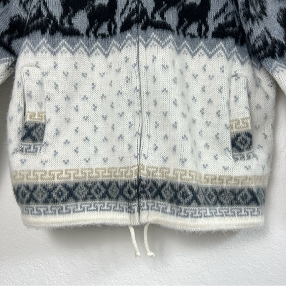 Yari Artesanias Ecuador Wool Llama Print Hooded Zip Up Sweater Jacket Size M - Picture 7 of 16
